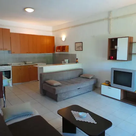 In Pula With One-bedroom 9 * Stinjan