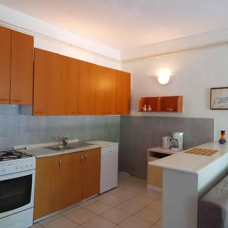 In Pula With One-bedroom 9 *