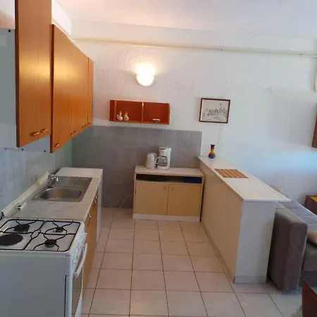 In Pula With One-bedroom 9 * Stinjan