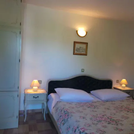 In Pula With One-bedroom 9 Apartment