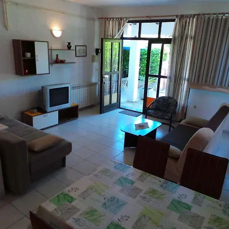 In Pula With One-bedroom 9 Stinjan