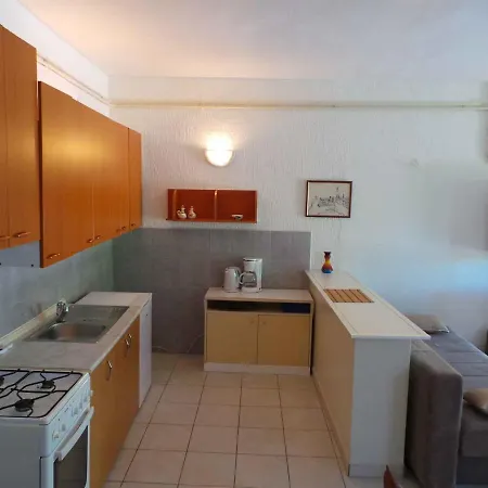 In Pula With One-bedroom 9 Apartment *