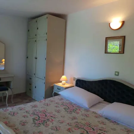 In Pula With One-bedroom 9 Apartment