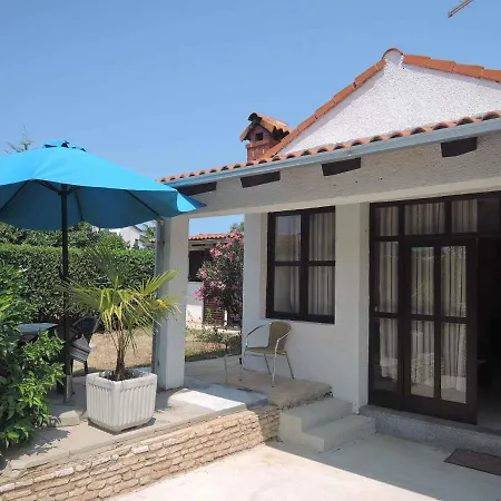 In Pula With One-bedroom 9 Apartment