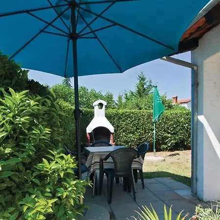 In Pula With One-bedroom 9 *