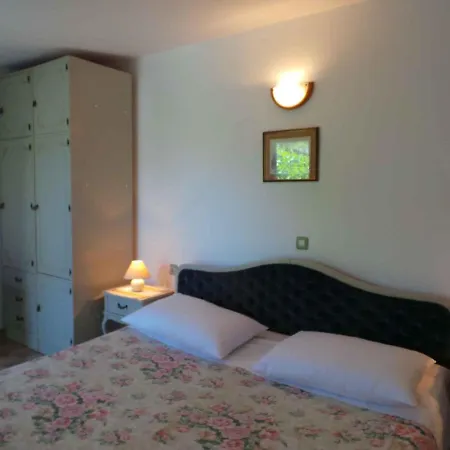 In Pula With One-bedroom 9 Apartament